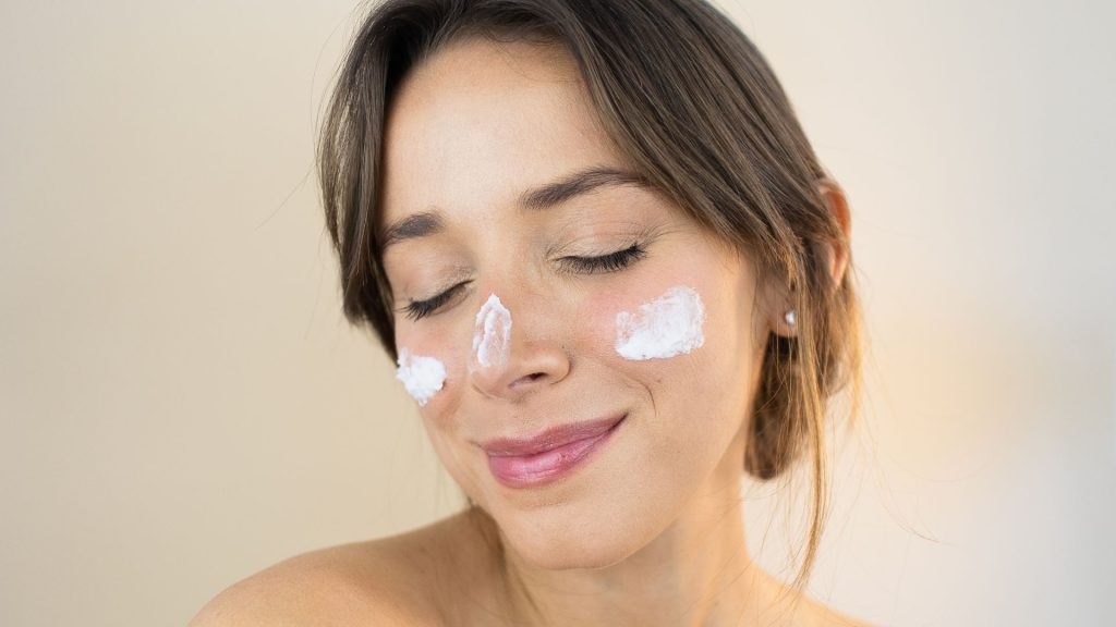 Healthy Skin Products That Will Help You Achieve Radiant, Youthful Skin at Any Age